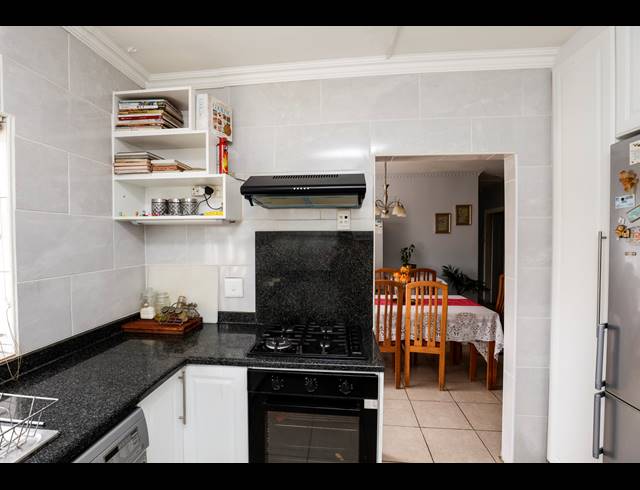 3 BEDROOM TOWNHOUSE FOR SALE IN RED HILL
